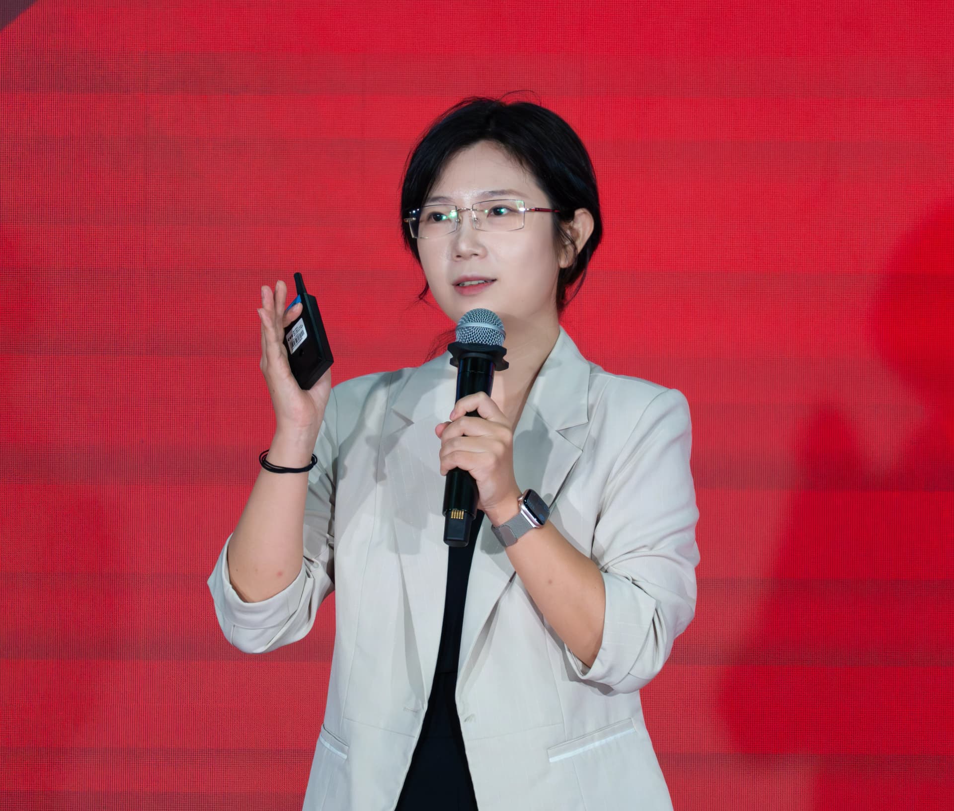 Dr Yifan Jia portrait